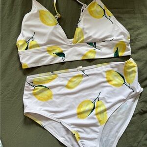 Cupshe Yellow and White Bikini Set with Lemon Print